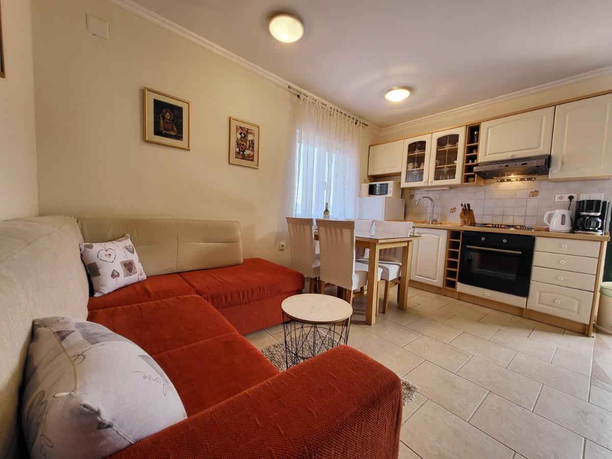 Holiday Home Duje มาลีลิช ภายนอก รูปภาพ