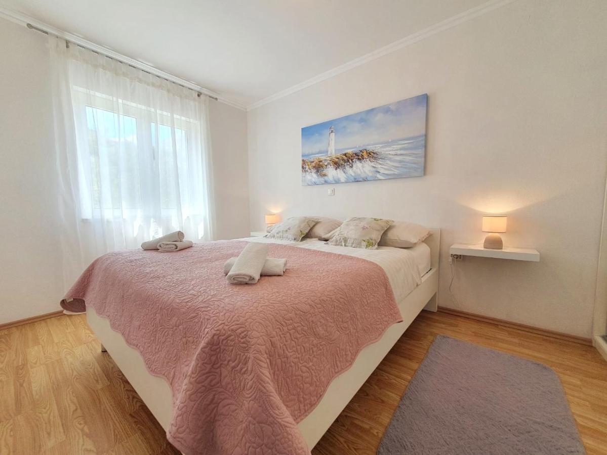 Holiday Home Duje มาลีลิช ภายนอก รูปภาพ