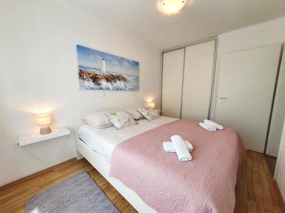 Holiday Home Duje มาลีลิช ภายนอก รูปภาพ