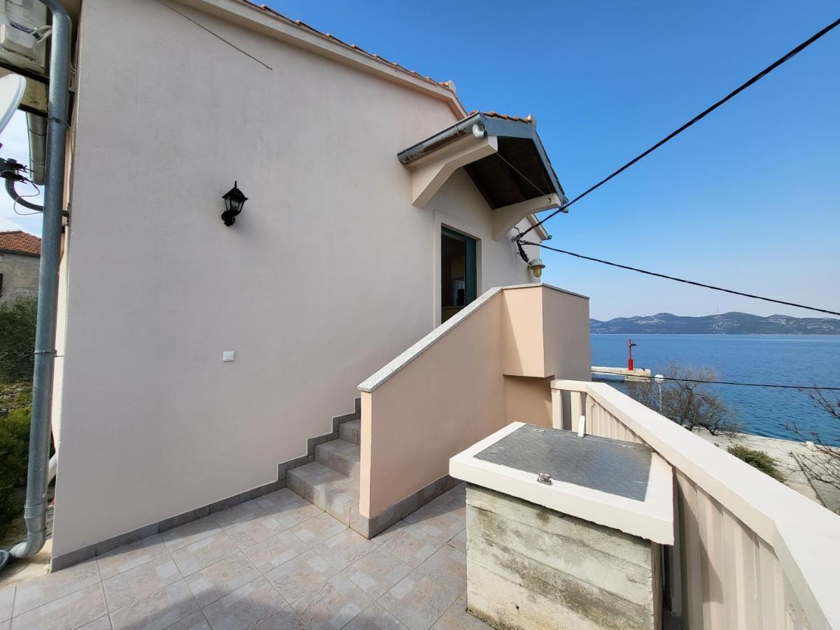 Holiday Home Duje มาลีลิช ภายนอก รูปภาพ
